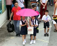 Schools told to step up measures as hot weather persists