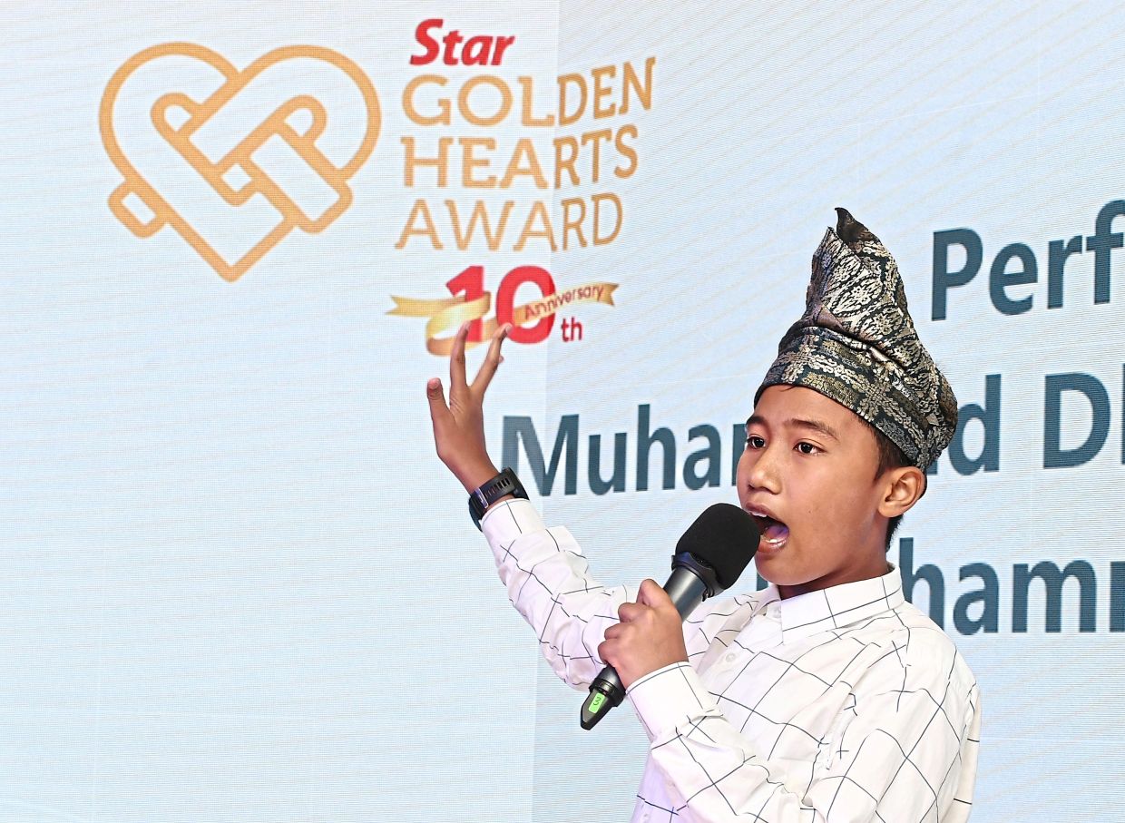 A moment of courage -Dharwisy performed the“Terima Kasih Perwira Kami” poem at the 2024 Star GoldenHearts Award (SGHA) Award Ceremony.