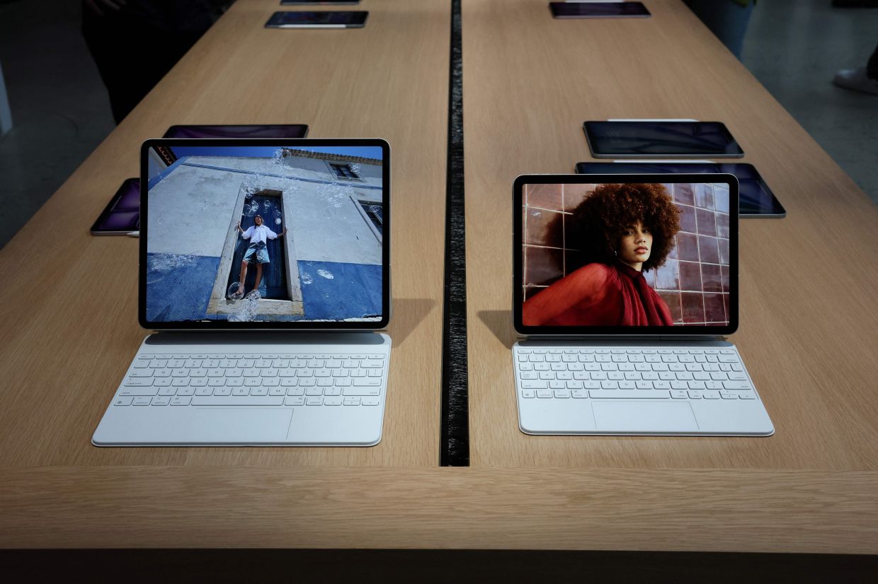 Apple rolls out age checks for UK users | The Star