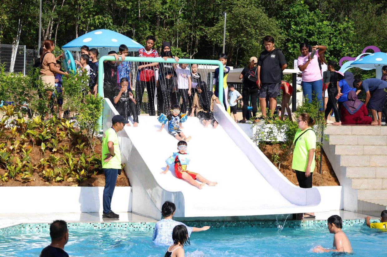 Be responsible, keep public facilities clean, says Onn Hafiz on Johor water park closure