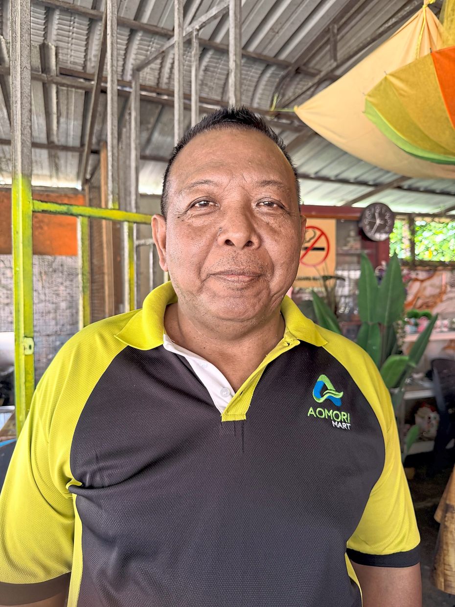 Azlan says residents should help keep the environment clean, rubbish-free to prevent flooding.