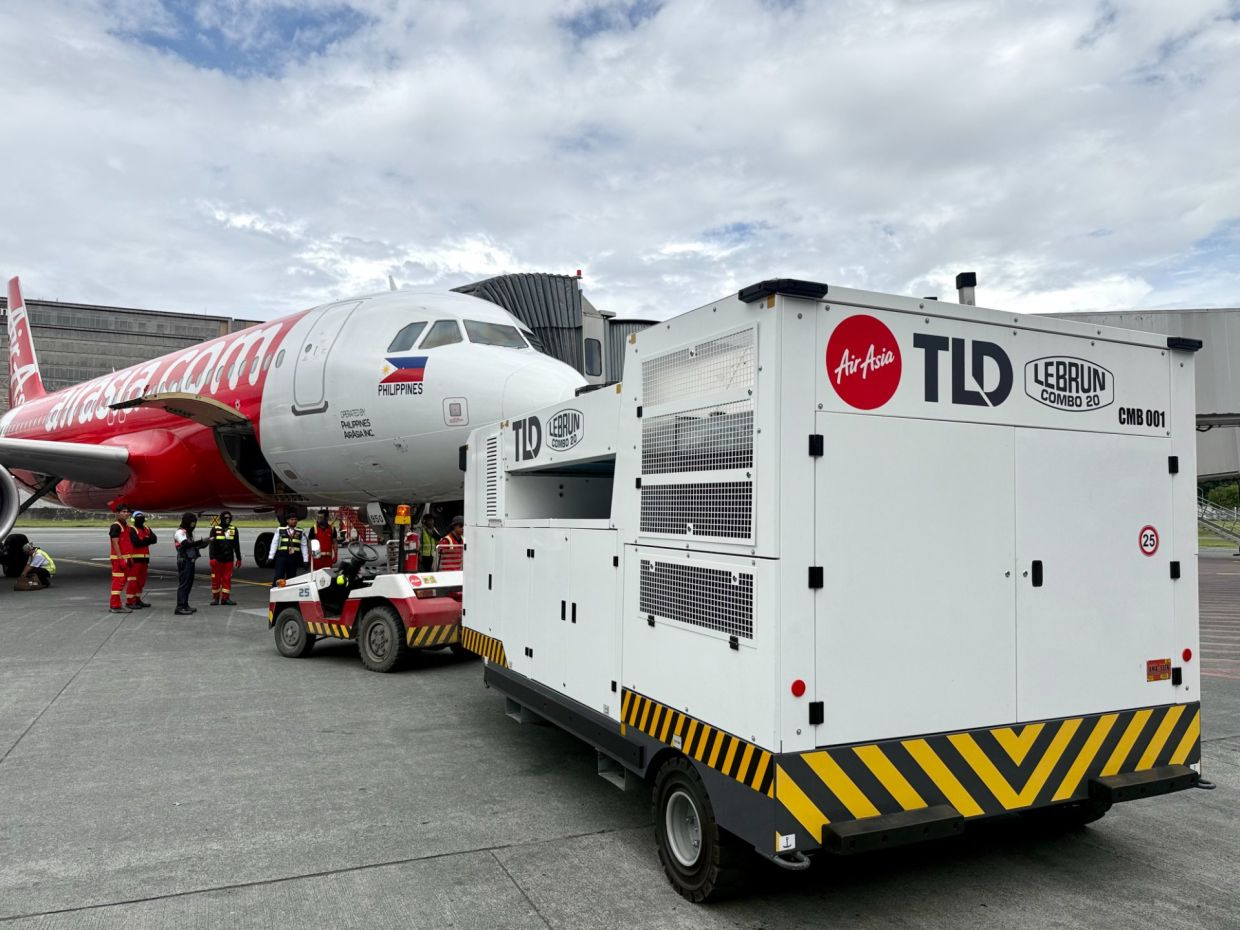 Combo units enable AirAsia to cut ground emissions by 90% at optimal usage. (Photo courtesy of AirAsia)