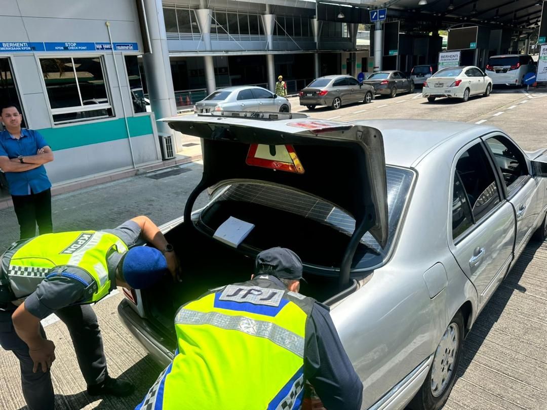 Three nabbed in Pengkalan Hulu RON95 smuggling attempt