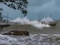 Cyclone triggers outages at major Australian LNG plants