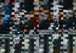 Soccer-Ligue 1's leading scorer Panichelli suffers knee injury on Argentina duty