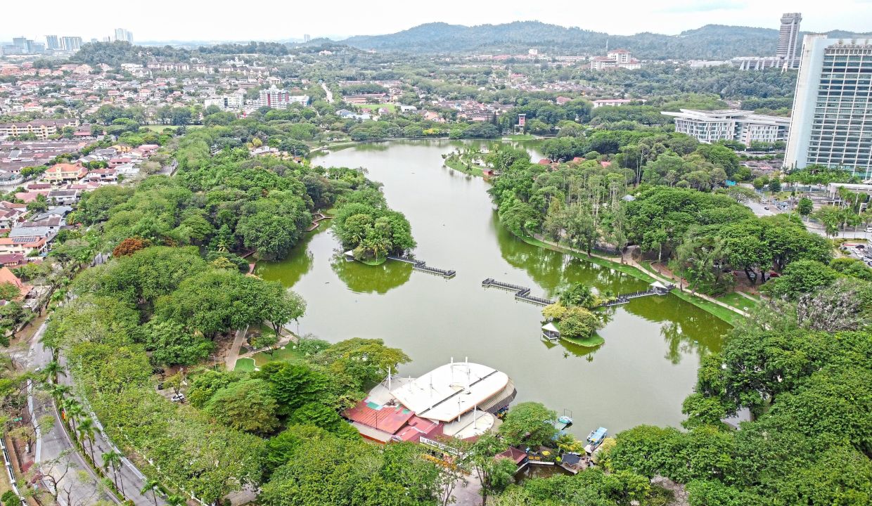 An aerial photo of Taman Tasik Shah Alam.