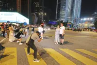 Group of ‘photo touts’ in stabbing brawl arrested 