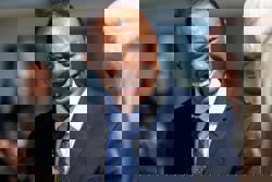 Golf-Tiger Woods arrested on DUI charge after Florida car crash