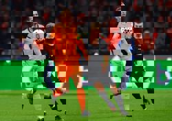 Soccer-Reijnders grabs winner as Dutch fight back to beat Norway