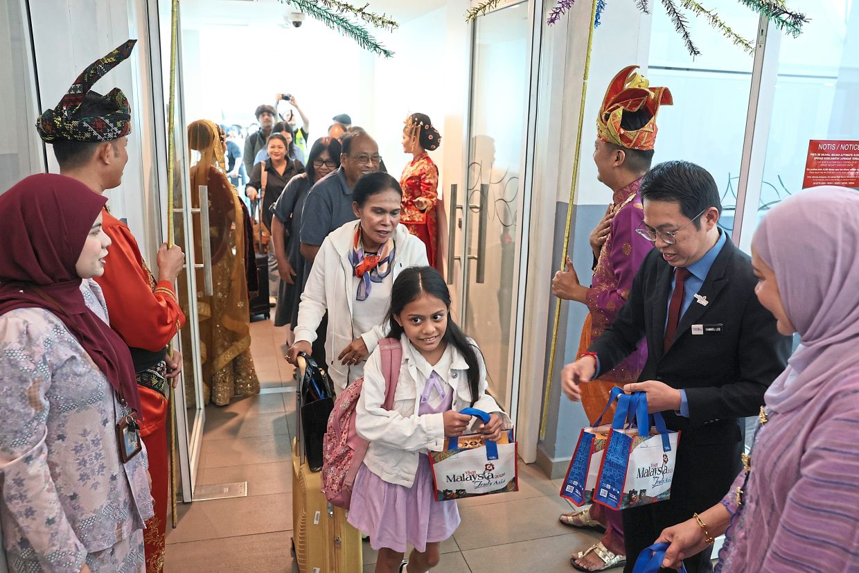 Aero Dili flight opens gateway to tourism