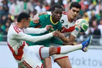 Soccer-Defiant Senegal display Afcon trophy before beating Peru in friendly