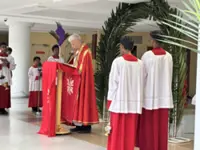 Catholics mark Palm Sunday