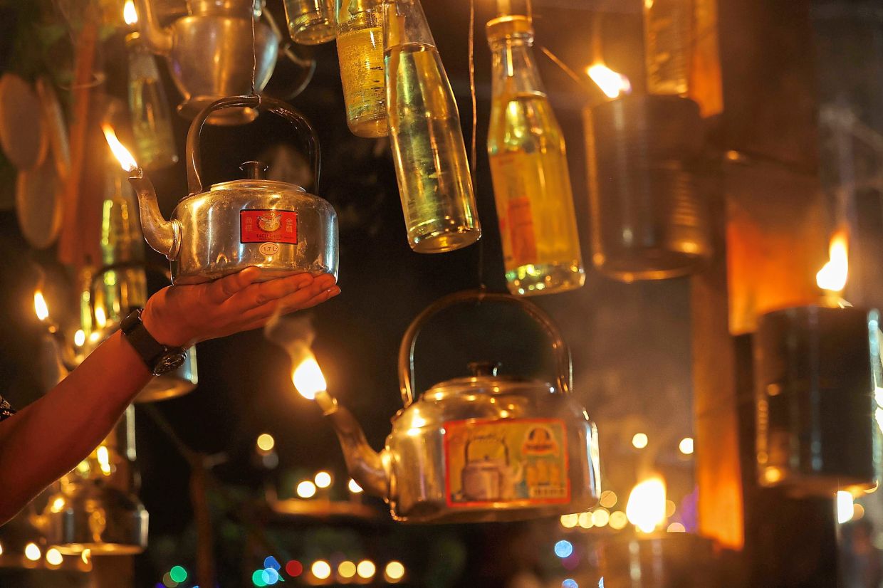 Creativity on display at every turn across Pahang with pelita made from even kettles.