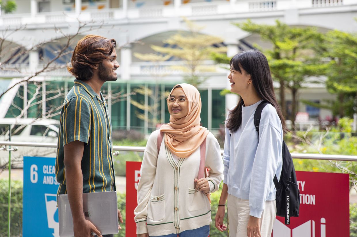 Sunway College’s foundation and diploma programmes equip students with essential skills needed for tertiary education. 