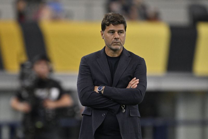 Soccer-Pochettino confident Spurs can avoid Premier League relegation