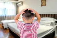 Chinese mum leaves son, 6, in hotel room for more than 2 weeks; staff act as carers