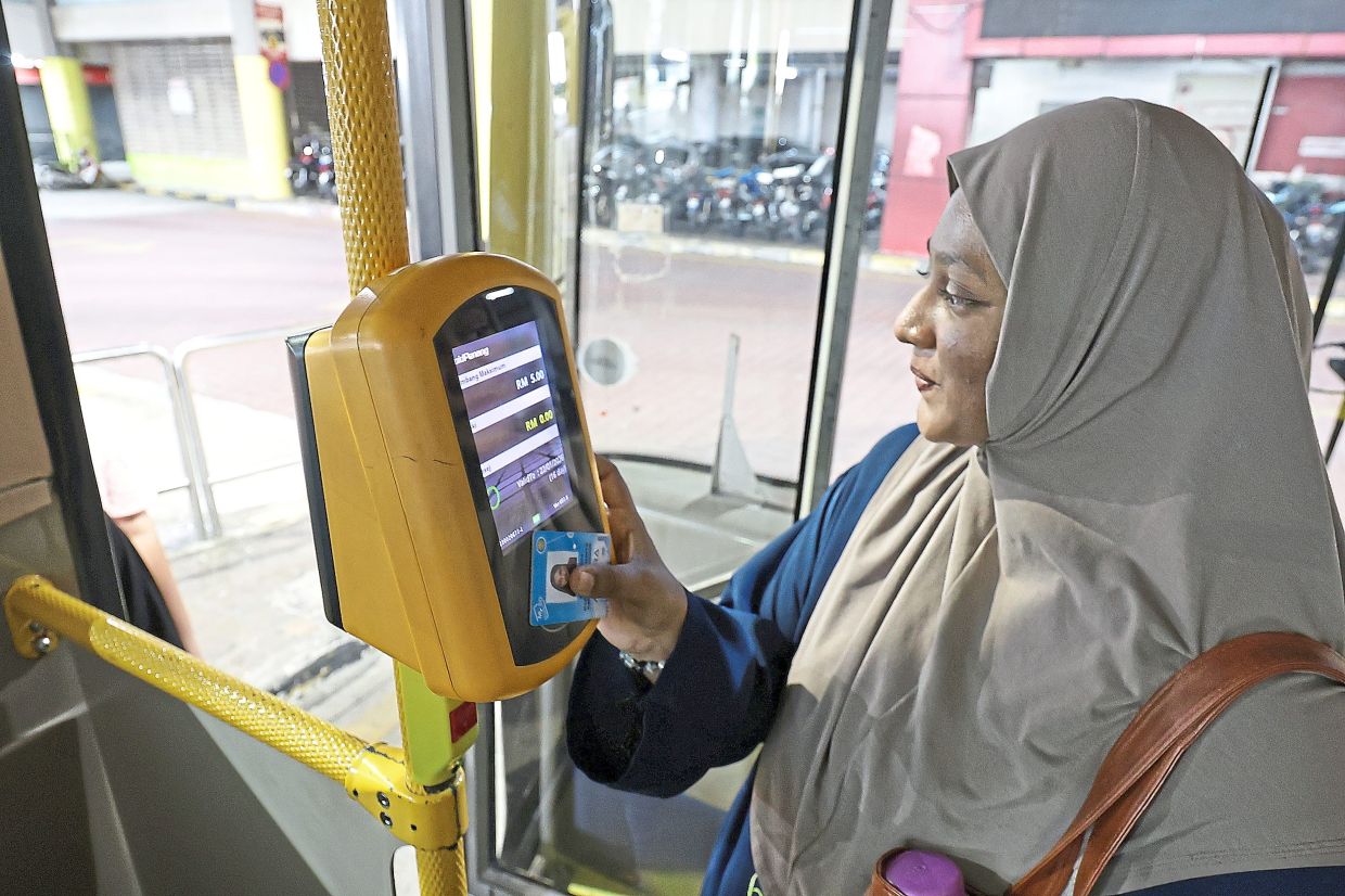 Nawreen says the Mutiara Pass has helped her save a lot of money on transport expenses. 