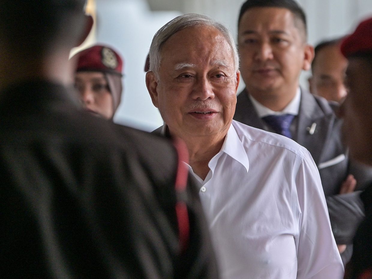 Najib ordered to pay SRC US$1.3bil