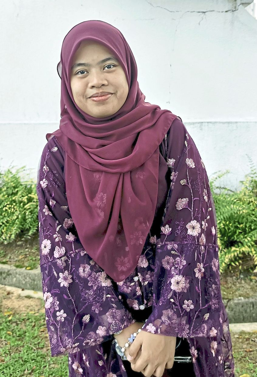 Nur Dini says open houses allow guests to make new friends.