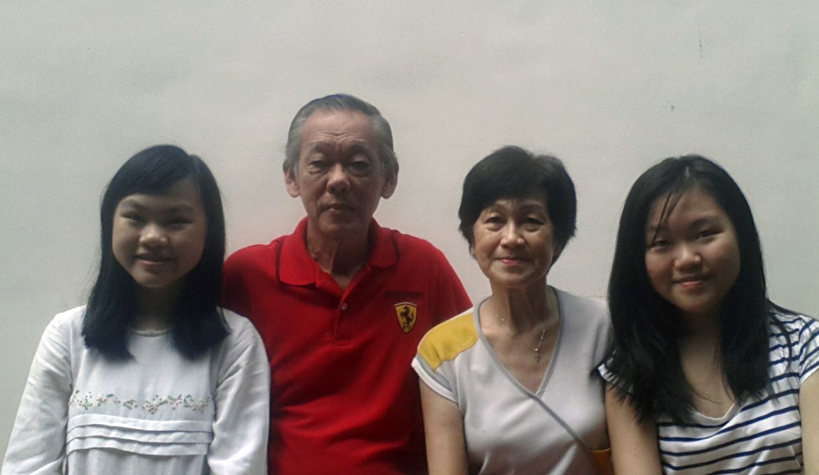 E-Lyse (left) and E-Lynn (right) with their grandparents. 