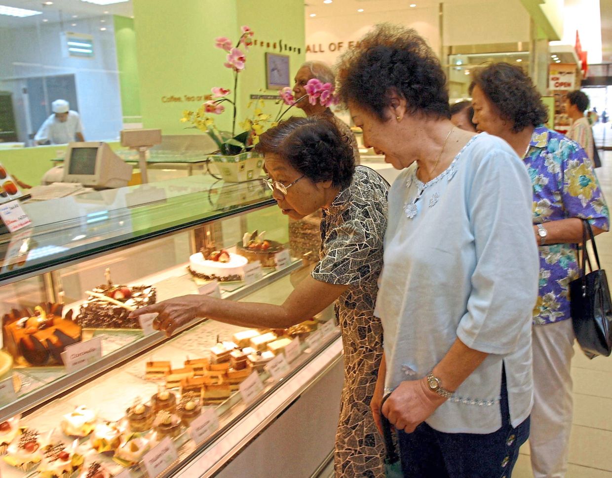 If you don’t have air-conditioning at home, you can go out to a shopping mall to cool down for a short while during excessively hot weather.