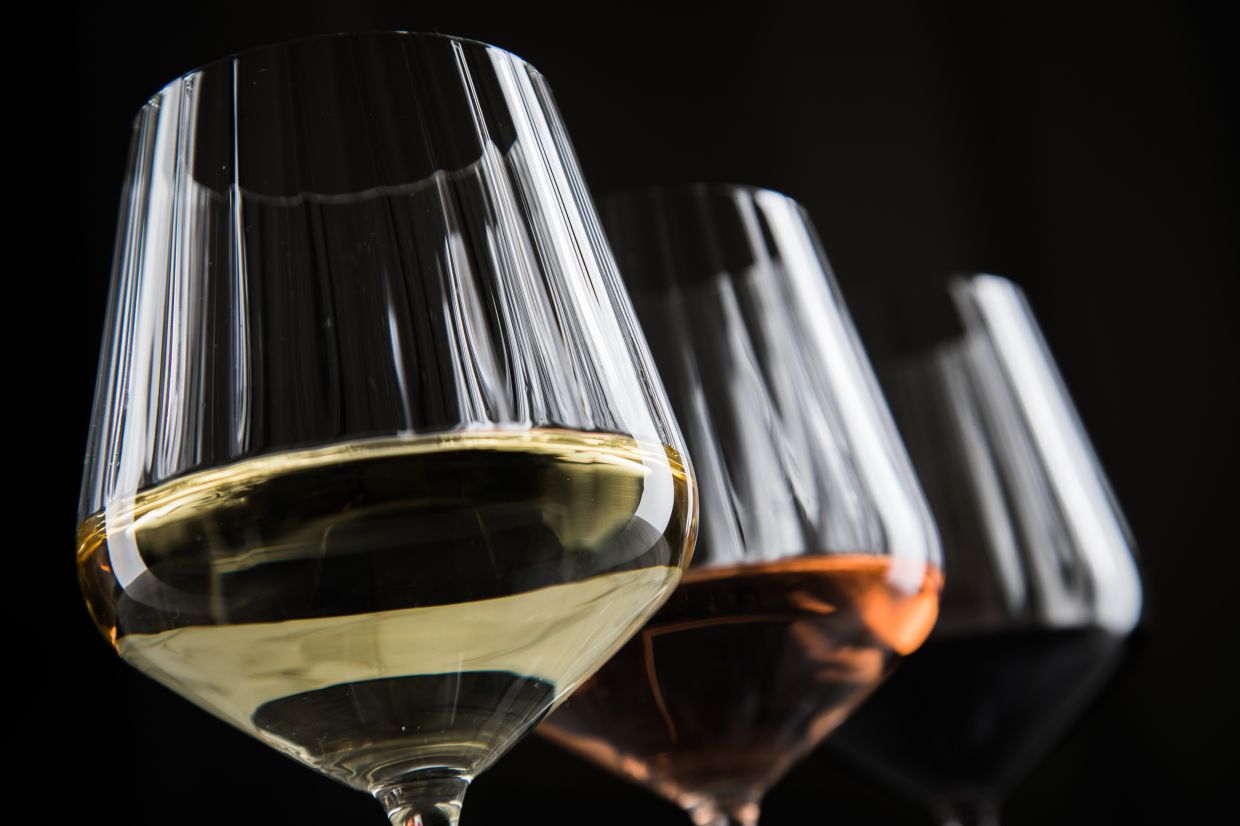 Alcohol-free options these days include wines, beers, shrubs and sparkling tea - the choices are growing every day. Photo: Christin Klose/dpa-tmn