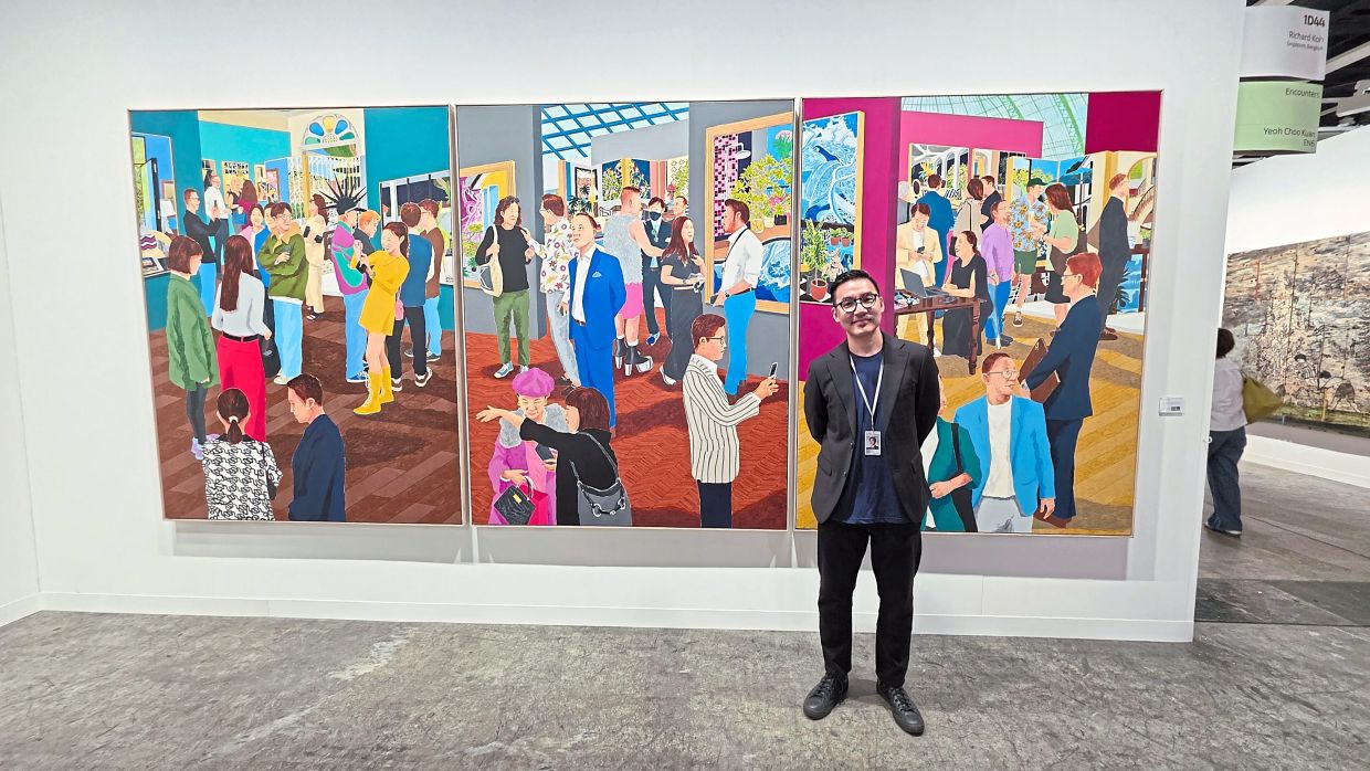 Malaysian artist Lim with his piece, 'I keep inside my private museum, everything I have seen and loved: A day (dream) at the museum'. – HANIS MAKETAB/The Star