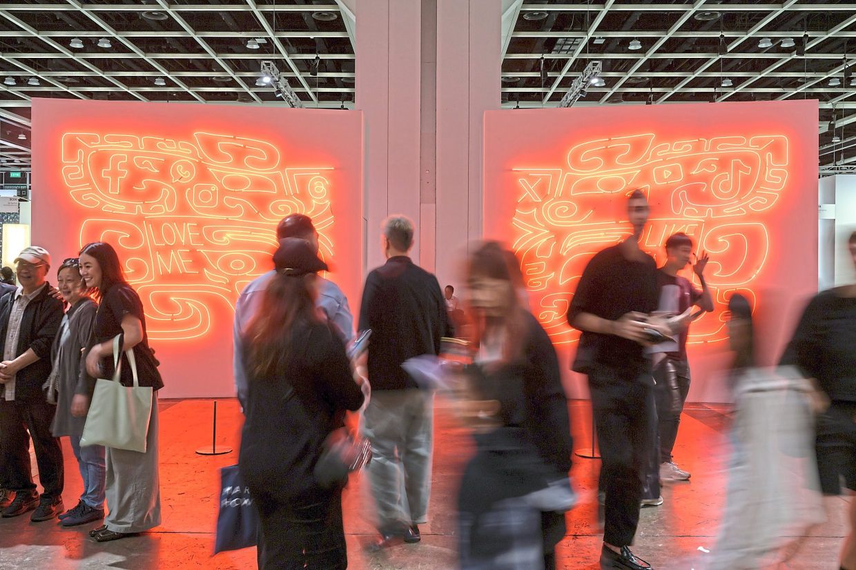 Also in 'Encounters' was LED installation 'PRICE / VALUE / TAOTIE' by Kongkee, presented by gdm, which looked at the ties between art, money and desire. Photo: Art Basel.