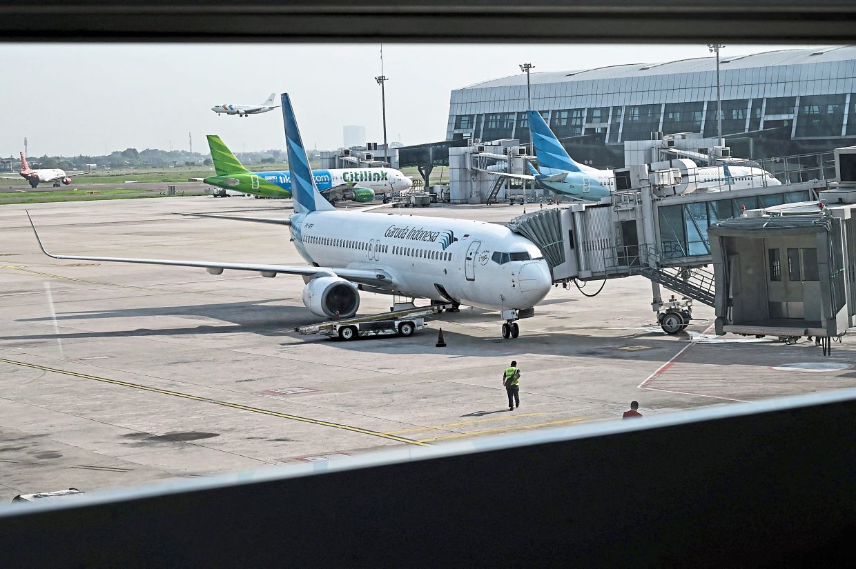 Indonesian airlines renew call to raise fare cap as jet fuel prices ...