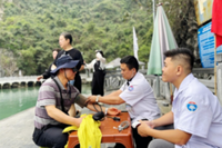 Quang Ninh launches round-the-clock medical service for tourists at Ha Long Bay