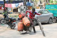 Energy crunch singes New Delhi street stalls