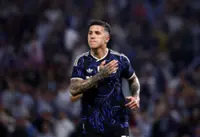 Soccer-Fernandez's agent criticises Chelsea's 'unfair' ban