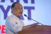 Stop politicking and help save the country, PM tells Opposition