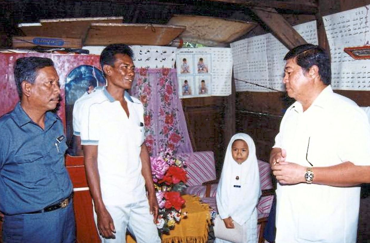 Constantly on the ground: Dr Ling made it a point to get firsthand accounts from the rakyat to better tailor appropriate responses.