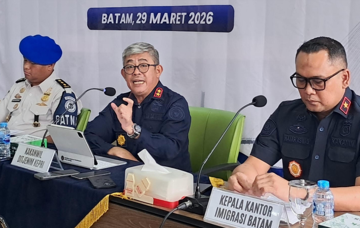 Five Batam immigration officials reassigned after extortion cases | The ...