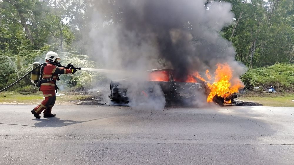 Engine Running On Fire Car on fire? Turn off the engine and run | The Star