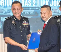 Exemplary acts draw praise for cops, public