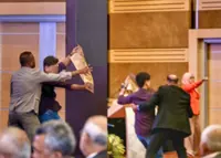 Dramatic protest disrupts Azam Baki keynote at WTC
