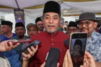 Emulate Ling to build political stability, Khairy tells Barisan leaders
