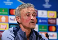 Soccer-Favourites tag means nothing, says PSG's Luis Enrique ahead of Liverpool clash