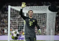 Soccer-Bayern keeper Neuer's masterclass reignites national team discussion