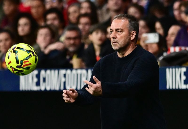 Soccer-Flick blasts refereeing as Simeone shrugs off controversy in Barca ...