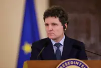 Romanian president appoints chief prosecutors despite opposition