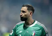 Soccer-Donnarumma denies Italy players wanted bonus for World Cup qualification