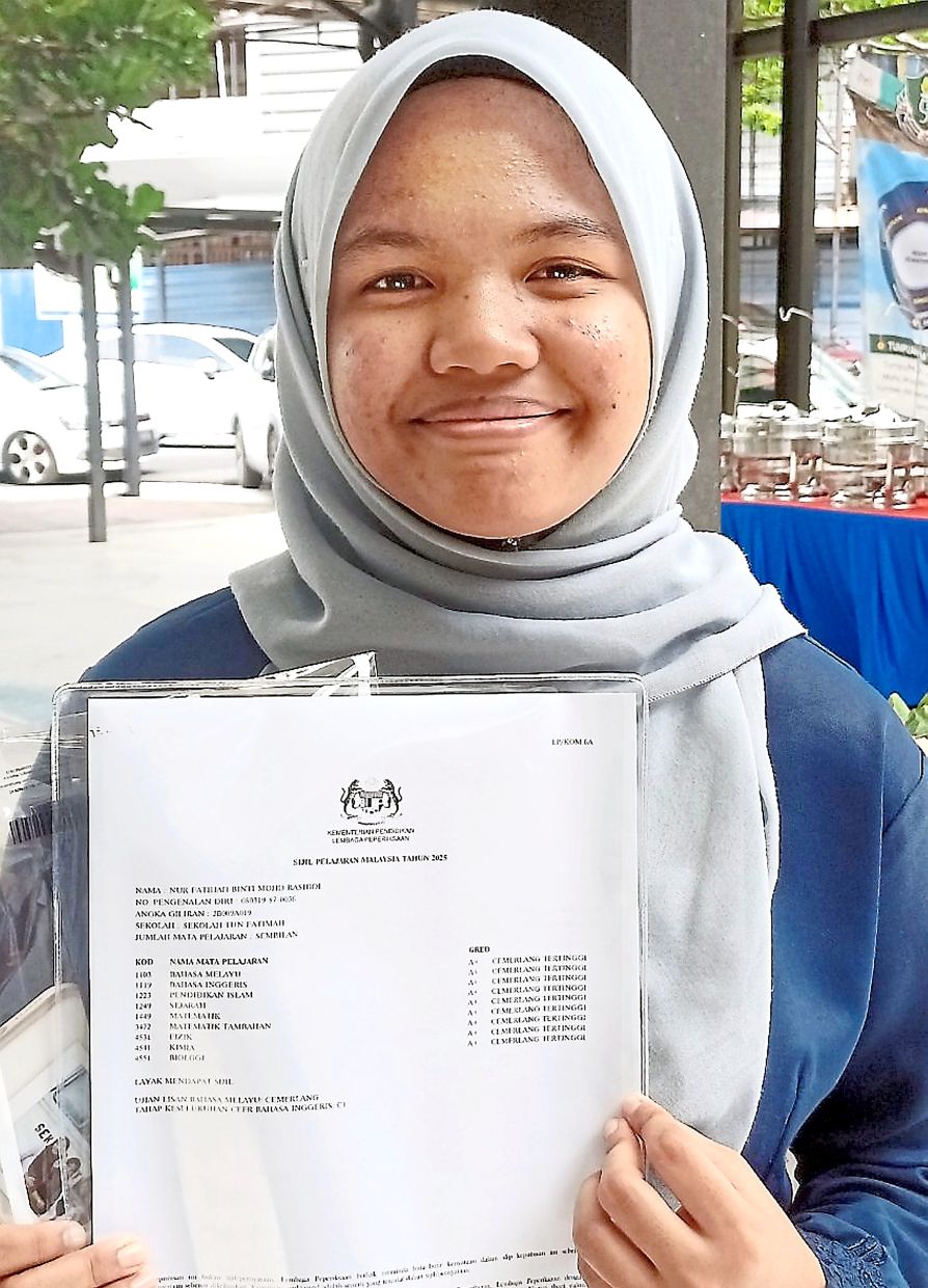 Nur Fatihah hopes to secure a scholarship to pursue medicine at a university in Egypt.