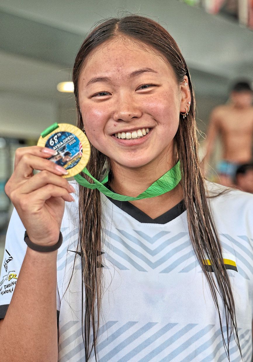 Perak swimmer Nadia Lim winning the gold medal women 100m freestyle event of the 68th Malaysian Open Swimming Championship 2026 at the National Aquatic Centre in Bukit Jalil. — MUHAMAD SHAHRIL ROSLI/The Start
