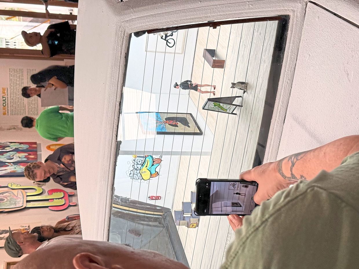 For the miniature gallery, the 3D figures of Cultprint gallery staff were hand-painted and printed with assistance from participating artists. Photo: Cultprint