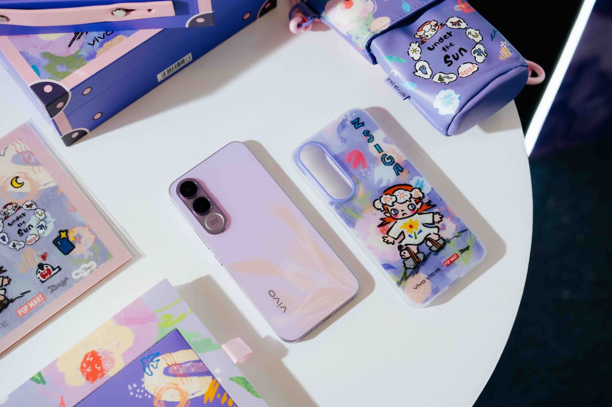 Under the hood, the V70 FE has a MediaTek Dimensity 7360-Turbo processor powered by a 7,000mAh battery.