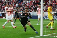 Soccer-Bayern teenager Karl sidelined with thigh muscle tear