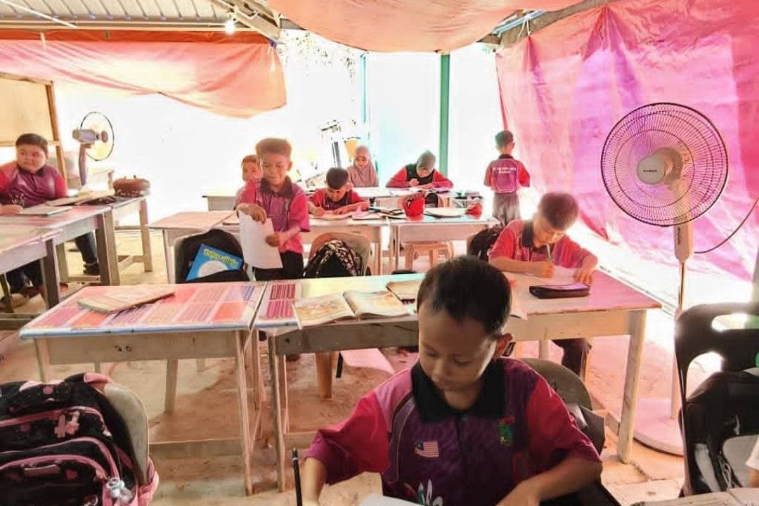 PM: Classroom under tents in Beluran concerning, orders for immediate fix ...